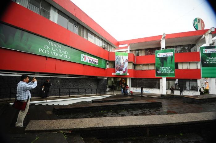 Dos de los seis suspendidos del PRI no son militantes
