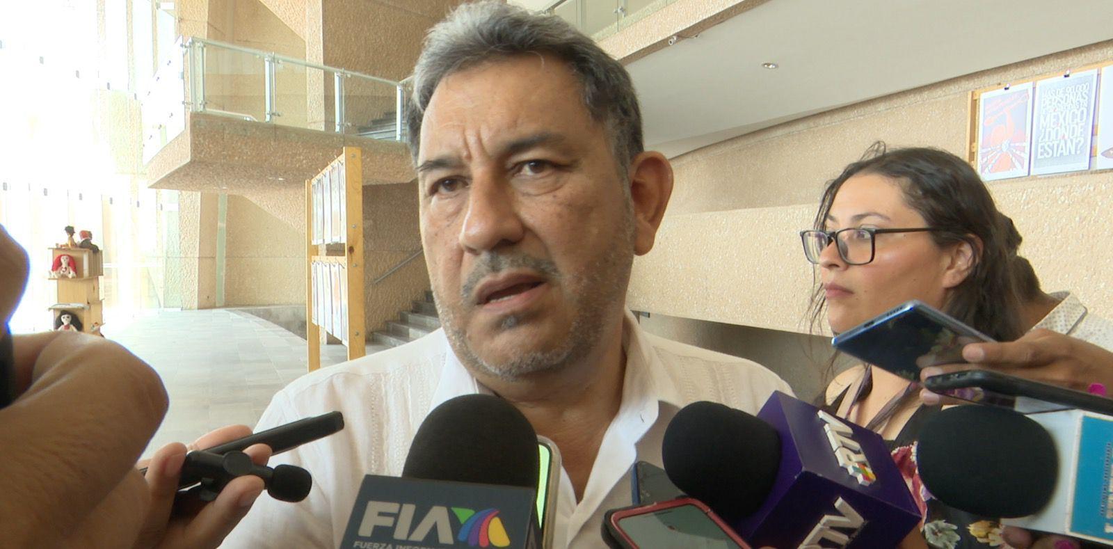 Amado Cruz defiende a director de policía ligado a desaparición forzada