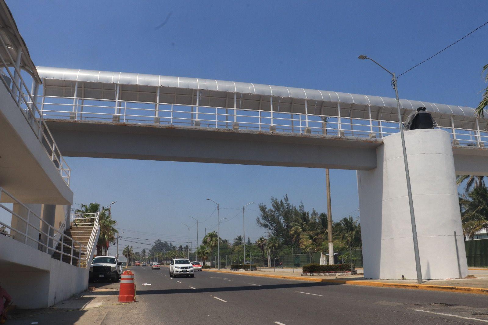 No más atropellados: Obligarán a alumnos de UV a usar puente en Coatza