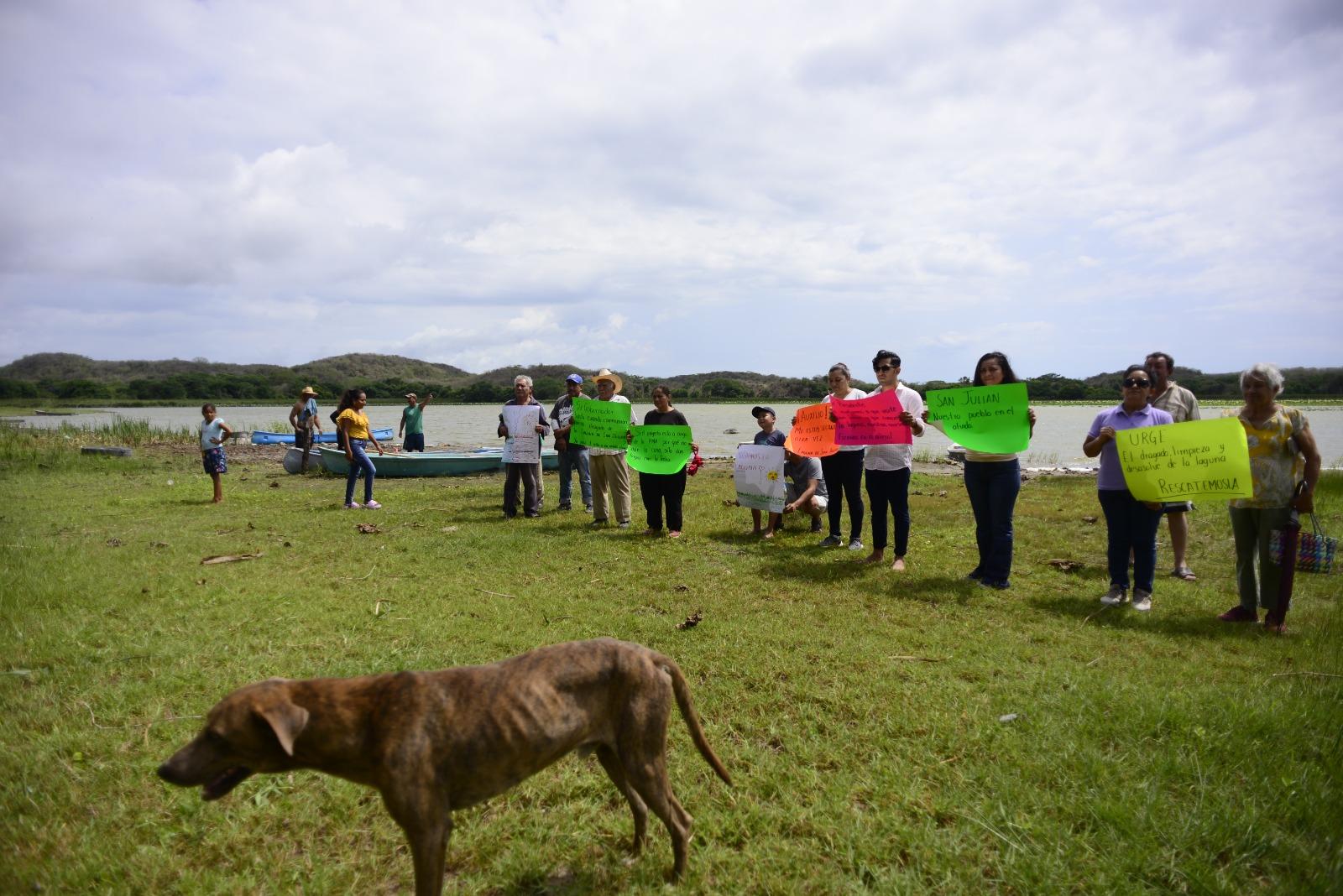 Laguna de San Julián, seca y abandonada por autoridades de Veracruz