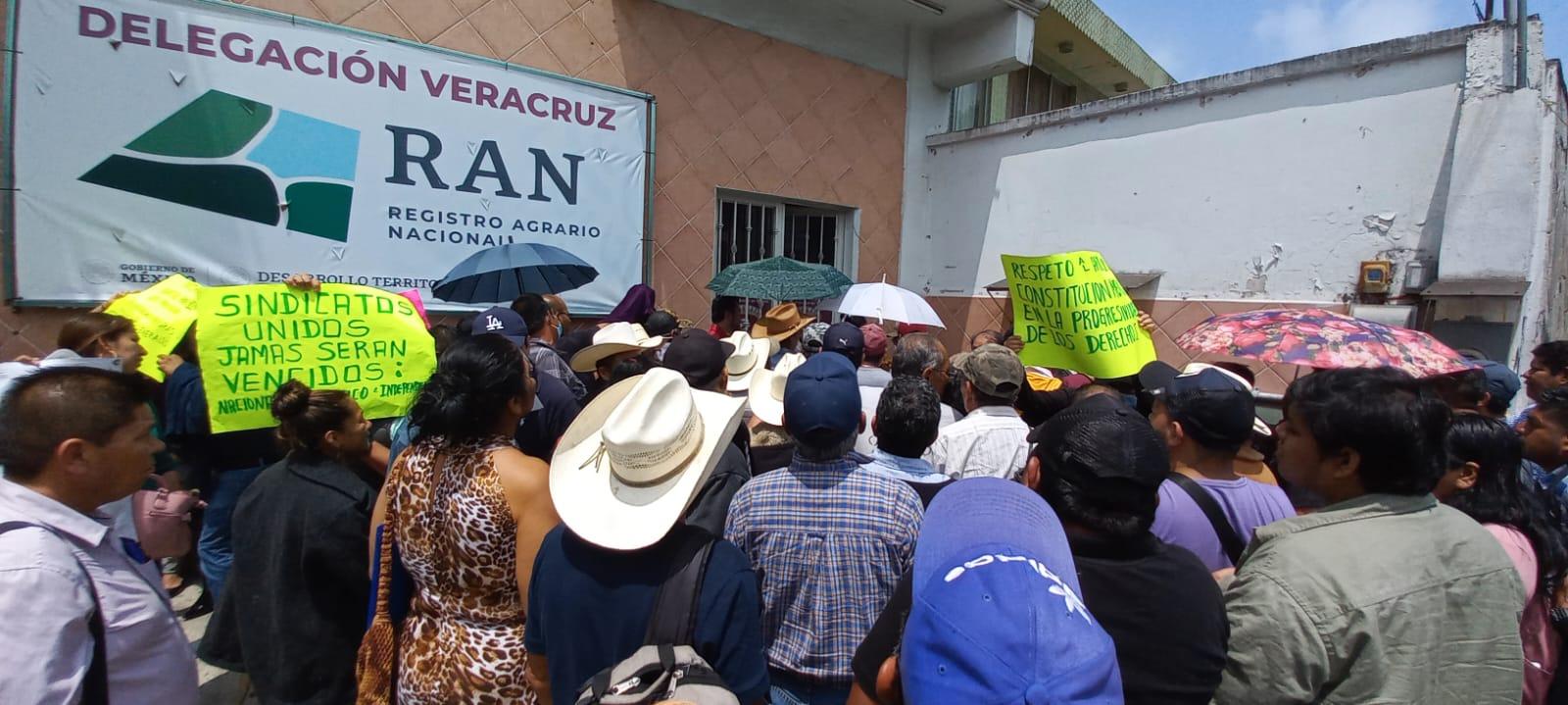 Ejidatarios viajaron 10 horas y encontraron paro laboral en RAN Xalapa