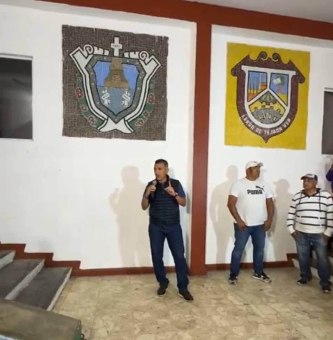 Liberan Ayuntamiento de Lerdo a petición de Fabián Cárdenas