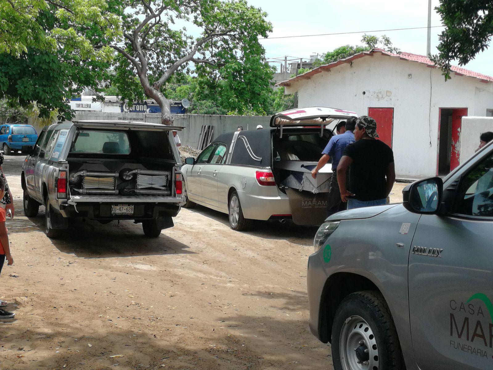 Despiden a familia asesinada en Coatzacoalcos everacruz.mx