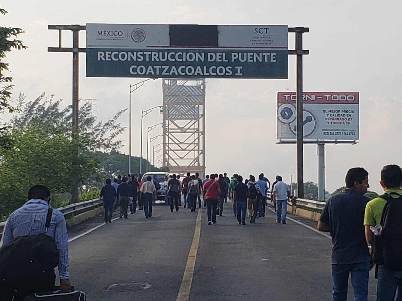 Bloqueos en Coatzacoalcos, SUEM exige pagos por lustro trabajado 