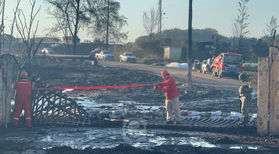 Hallan cuerpos de trabajadores muertos por explosión en Pemex, en Ixhuatlán