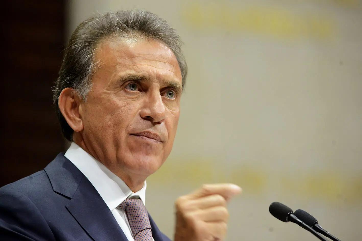Inhabilitan a 65 exfuncionarios yunistas por anomalías en cuenta pública