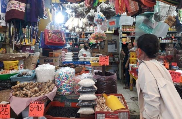 Tienditas recienten alza de precios por inflación en Veracruz