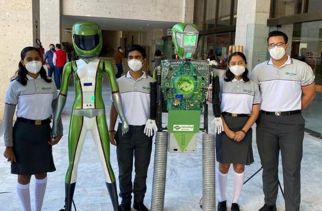 ¡Orgullo Conalep!, alumnos lanzan robot anticovid en Xalapa