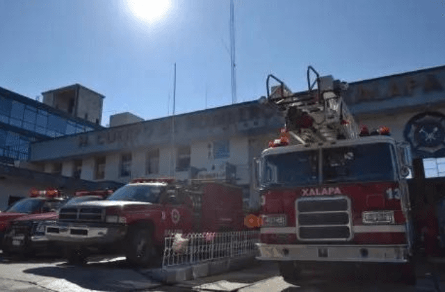 Incendio consume parte de una casa en la colonia Tabasco de Xalapa