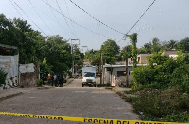 Hombre muere atropellado por camión repartidor de agua en Ixhuatlán