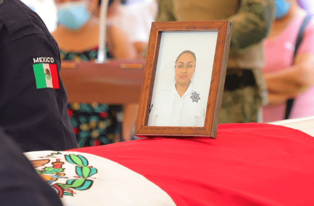 Rinden homenaje a Rosario, policía asesinada en Córdoba