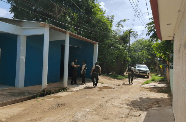 Sujetos armados disparan contra vivienda de dentista en Acayucan