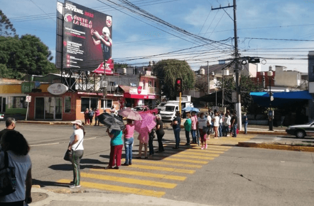 Una semana sin agua: vecinos cierran 20 de noviembre en Xalapa