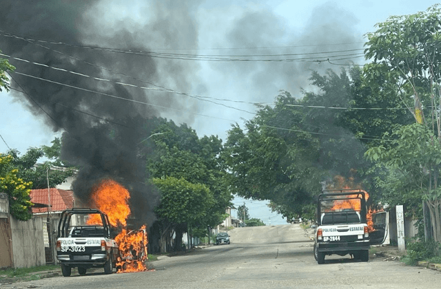 Sujetos desconocidos incendian patrullas de la SSP en Coatzacoalcos