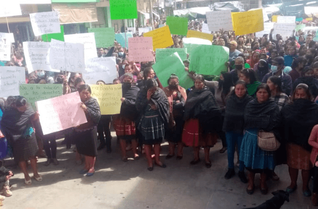 Sin maestros en al menos 40 comunidades de Tehuipango; padres piden apoyo