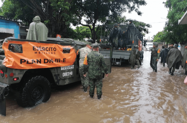 Activan plan DN-III-E en colonias de Veracruz Puerto por inundaciones