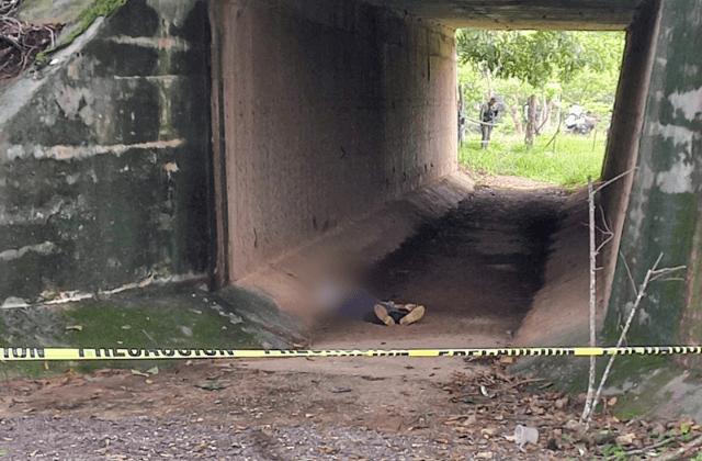 Debajo de un puente, encuentran asesinado a campesino de Acayucan