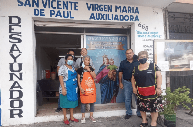 Con desayunos comunitarios, José sobrelleva la pobreza en Veracruz