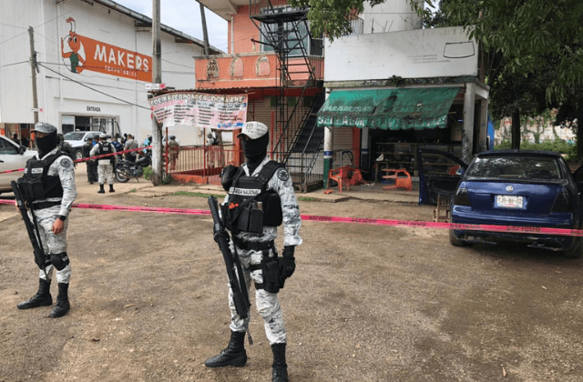 Hombre es asesinado a balazos en taller de Acayucan
