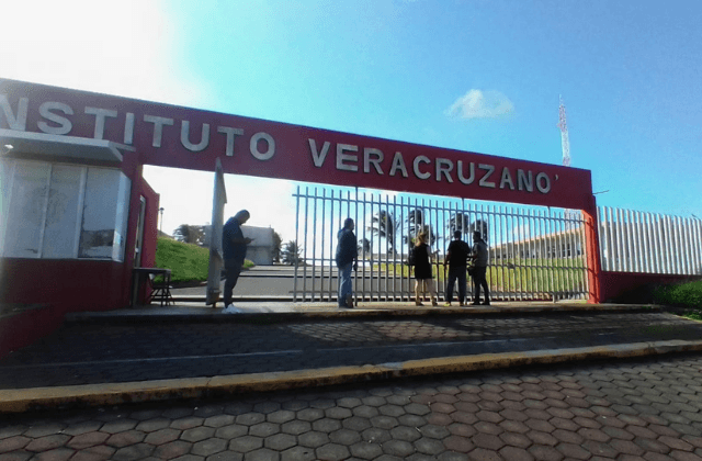Reportan intoxicación de alumnos en bachiller de Boca del Río; esto se sabe