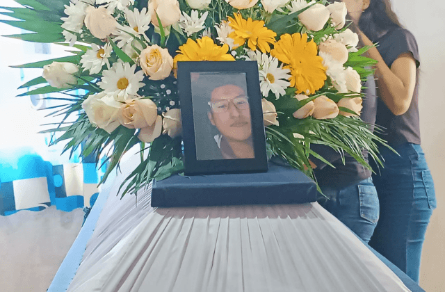 Con banda, familiares despiden a Joel, estudiante asesinado en Veracruz