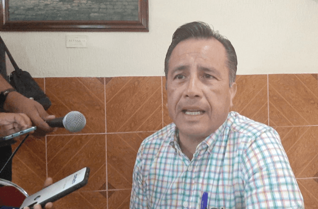 Jóvenes prefieren riesgo a aceptar apoyos del gobierno: Cuitláhuac