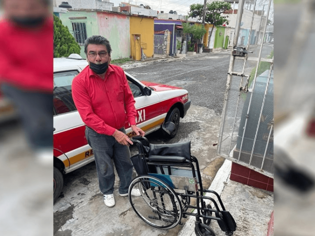 Héroe sin capa: taxista jarocho devuelve silla de ruedas olvidada en cajuela