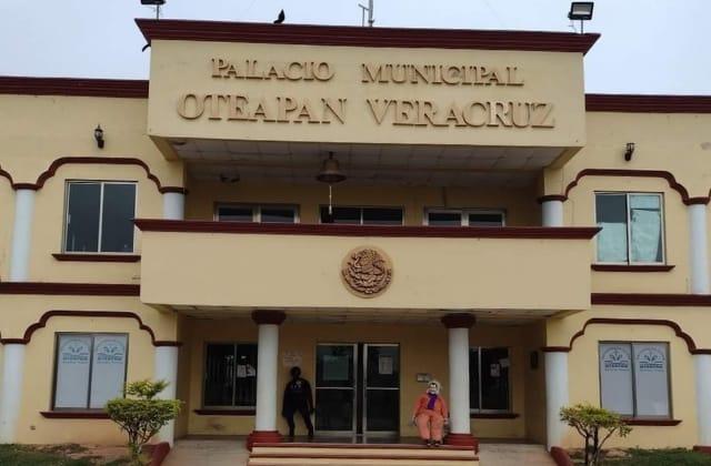 Alertan por brote de contagios covid en ayuntamiento de Oteapan
