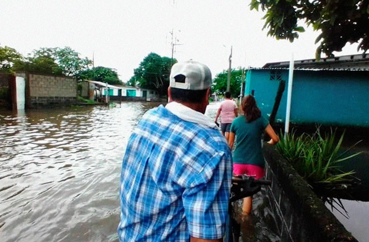 ”No nos dio tiempo de salvar nada”, José sufrió inundación en Lerdo 