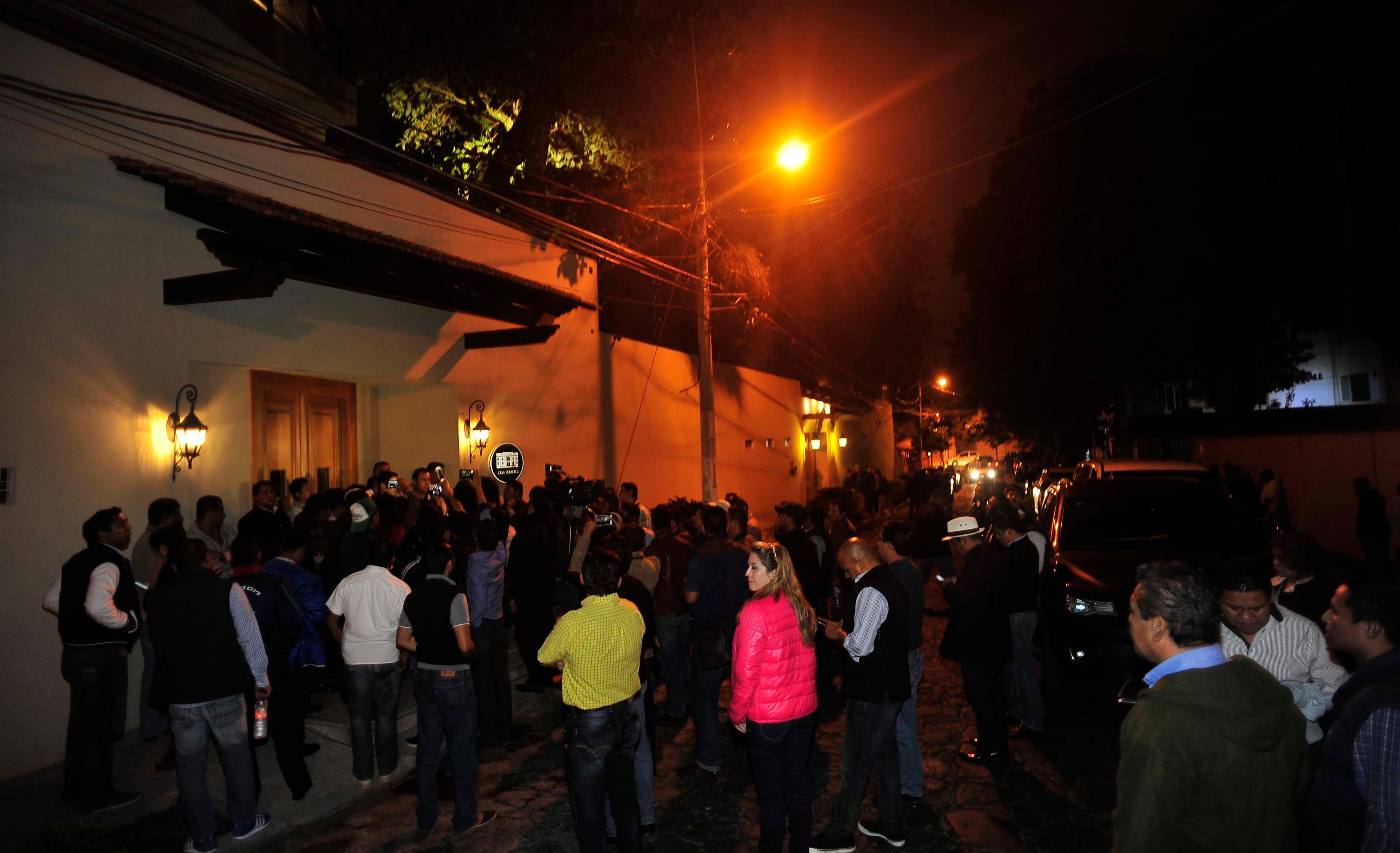 Alcaldes del PAN-PRD toman Casa Veracruz ante adeudos