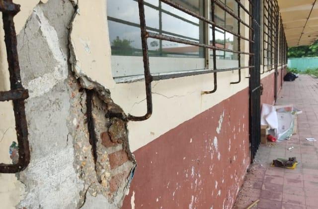 Primaria en Coatza se cae a pedazos; optan por no regresar