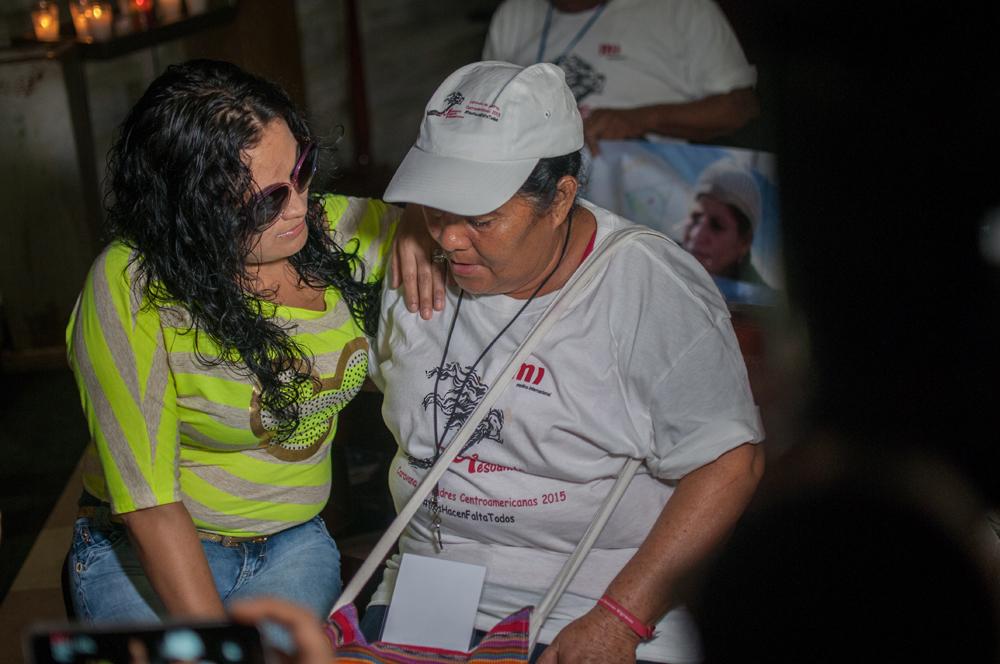 Madre de caravana migrante se reencuentra con su hija tras 7 años