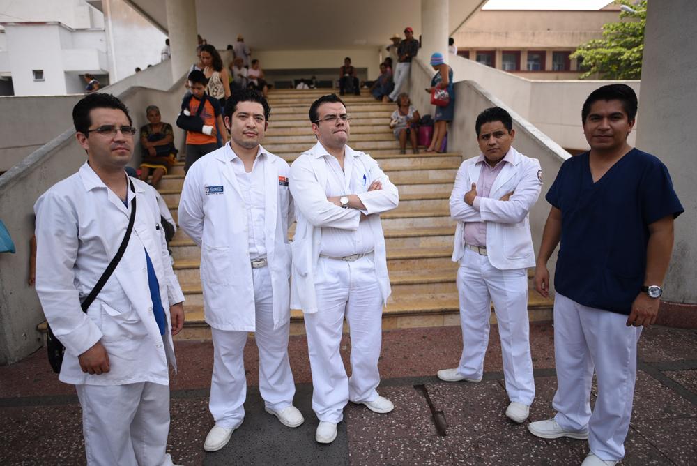 Residentes del Hospital General de Veracruz en paro, denuncian carencias