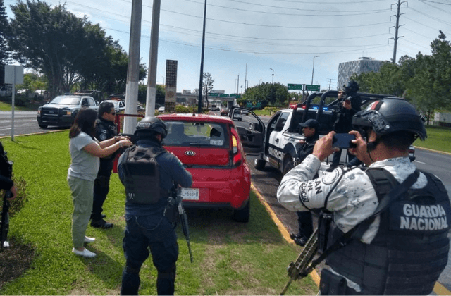 Agresión a mujer desata persecución con disparos en Xalapa
