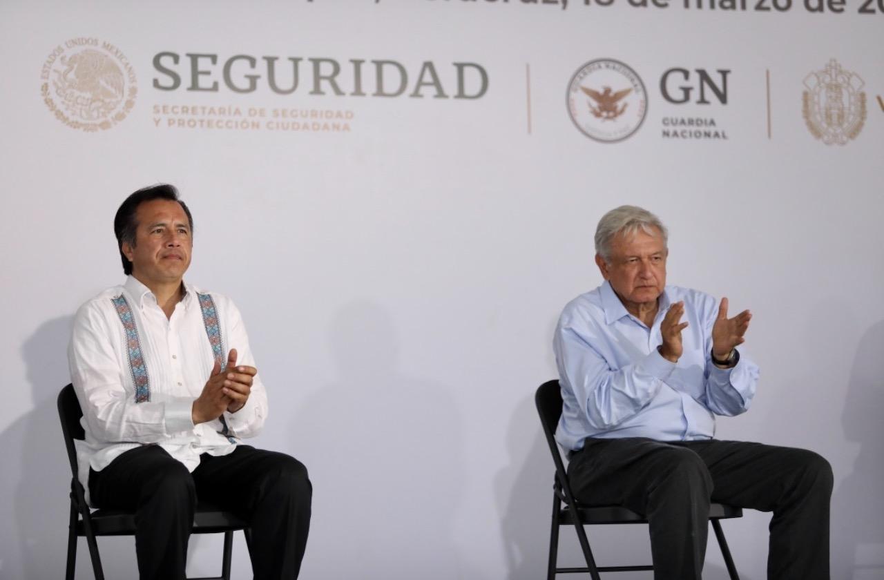 Violencia y represión enturbian pacto democrático de AMLO en Veracruz