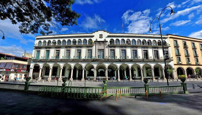 Regidor acusa falta de pago a trabajadores del Ayuntamiento de Xalapa