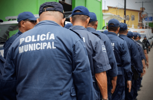 Ayuntamiento de Perote cesa a 25 policías por no acreditar exámenes