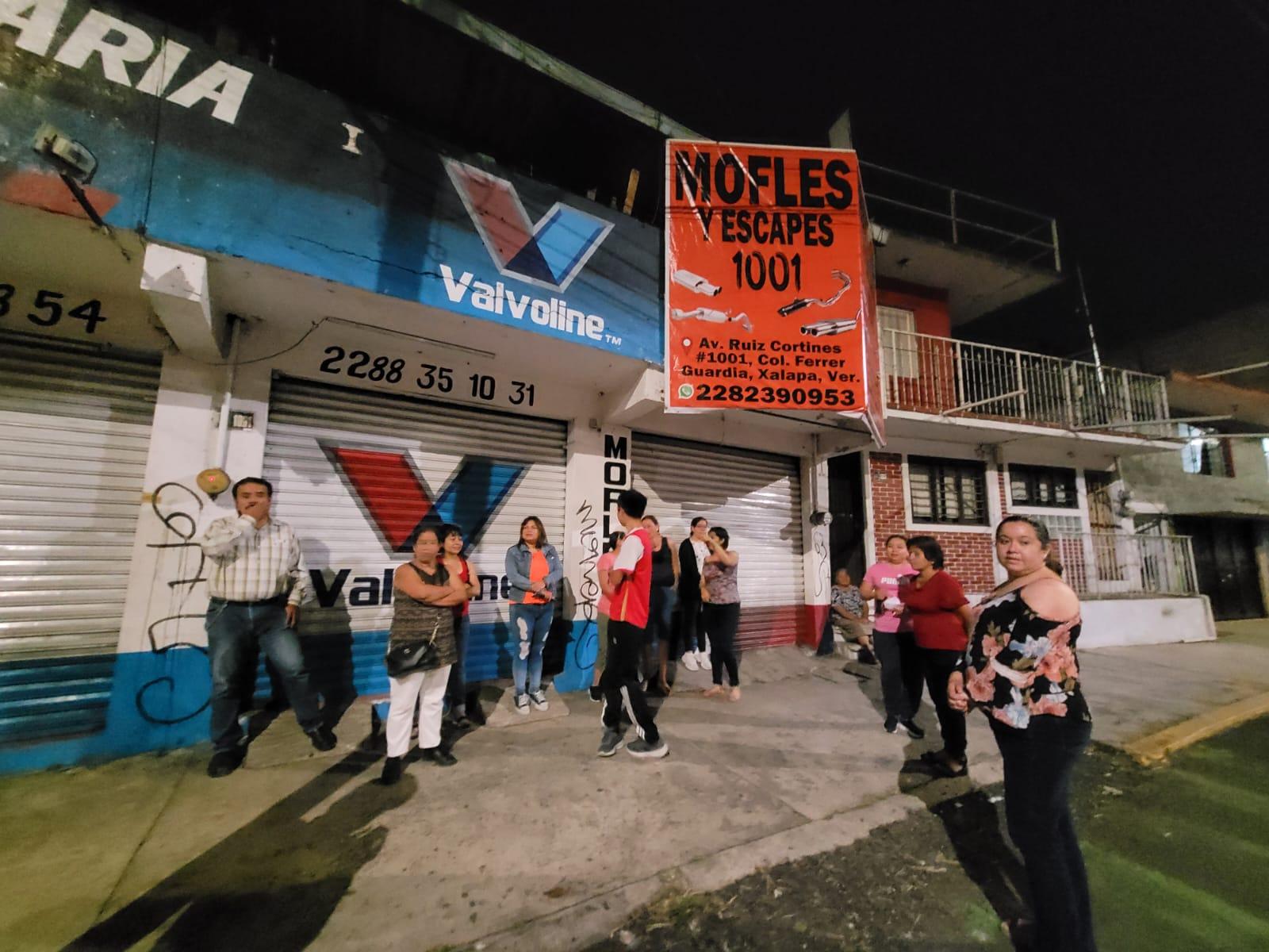 Llevamos 17 días sin agua: vecinos bloquean avenida Ruiz Cortines de Xalapa