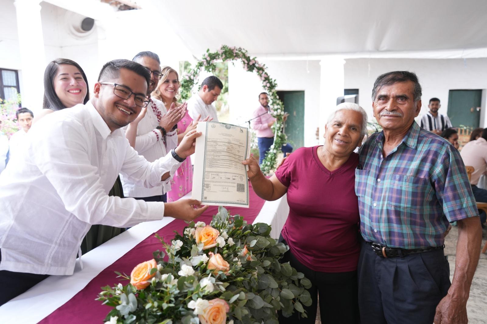 Dan el sí: 42 parejas se casan en bodas colectivas 2023 en Emiliano Zapata