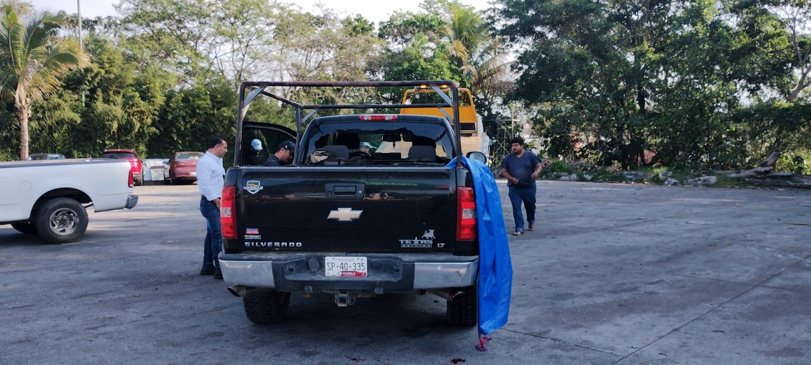 Abandonan cadáver en camioneta en autopista Córdoba-Orizaba