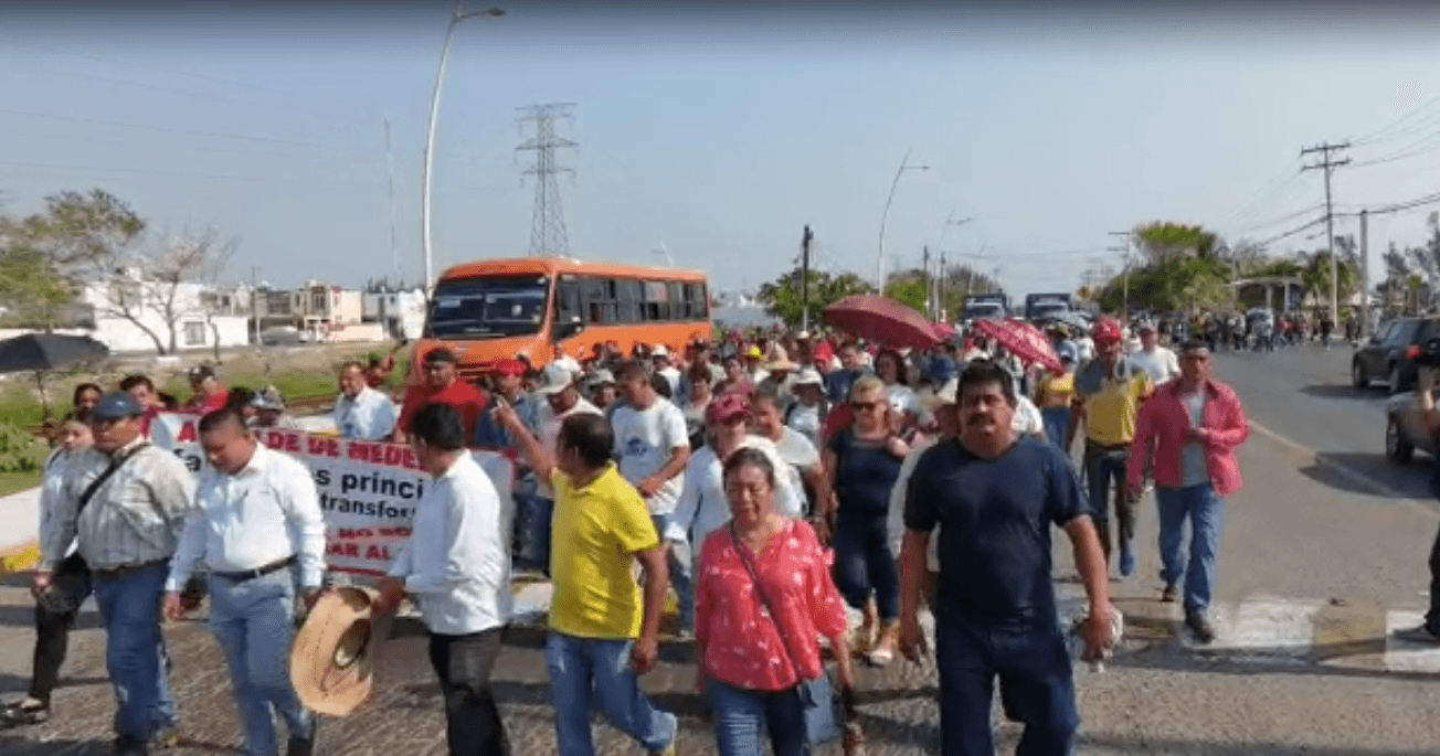 Extrabajadores del SAS se oponen a concesión del agua en Puente Moreno