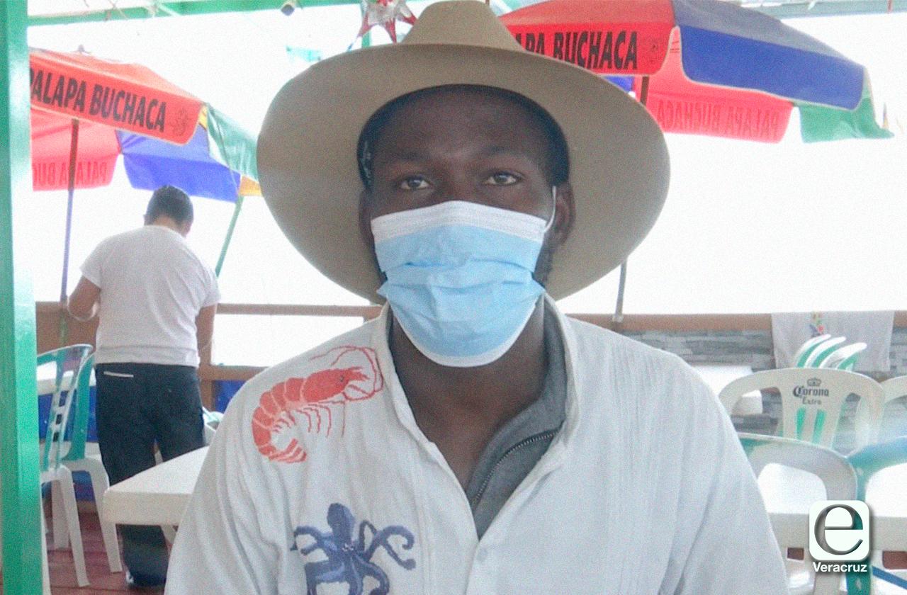Carlens viajó desde Haití y encontró empleo en Villa del Mar