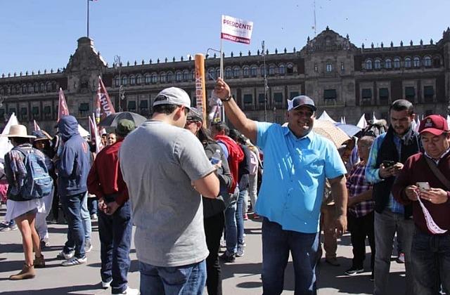 Cuitláhuac niega dinero público para camiones en AMLOFest