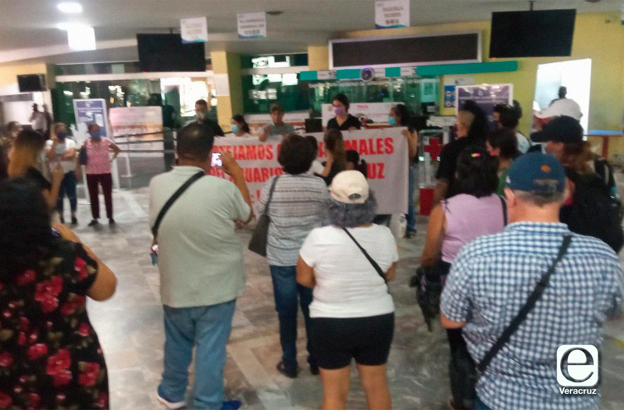 Ciudadanos exigen reapertura del Acuario de Veracruz