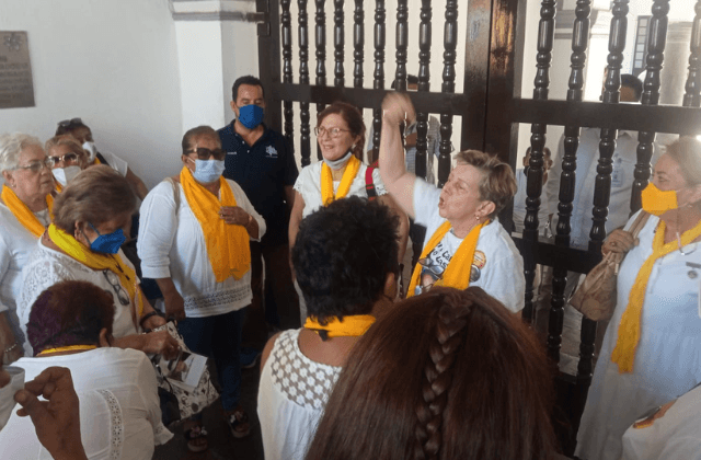 Con protesta, Colectivo Solecito exige audiencia con Paty Lobeira