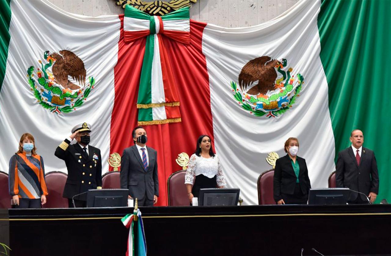 Congreso rinde homenaje por Bicentenario de la Armada de México 