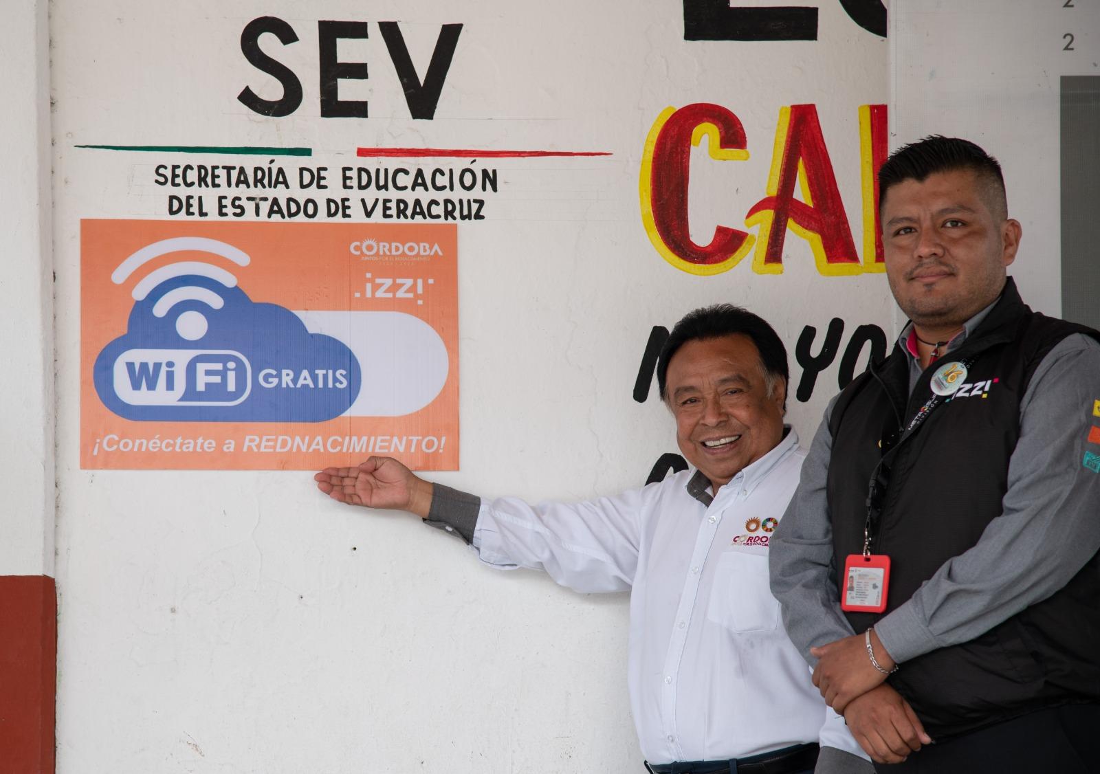 Inaugura Ayuntamiento red libre de Wifi en escuela y Centro de Salud