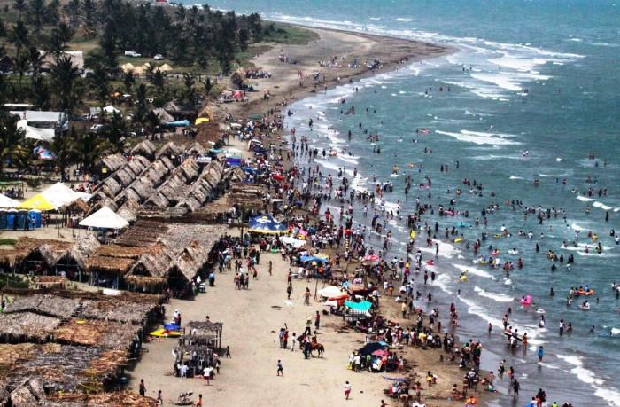 Esperan más de 200 mil turistas en Costa Esmeralda
