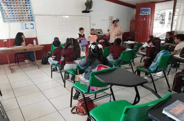Cuitláhuac confirma aumento salarial a maestros. Te decimos cuándo pagarán