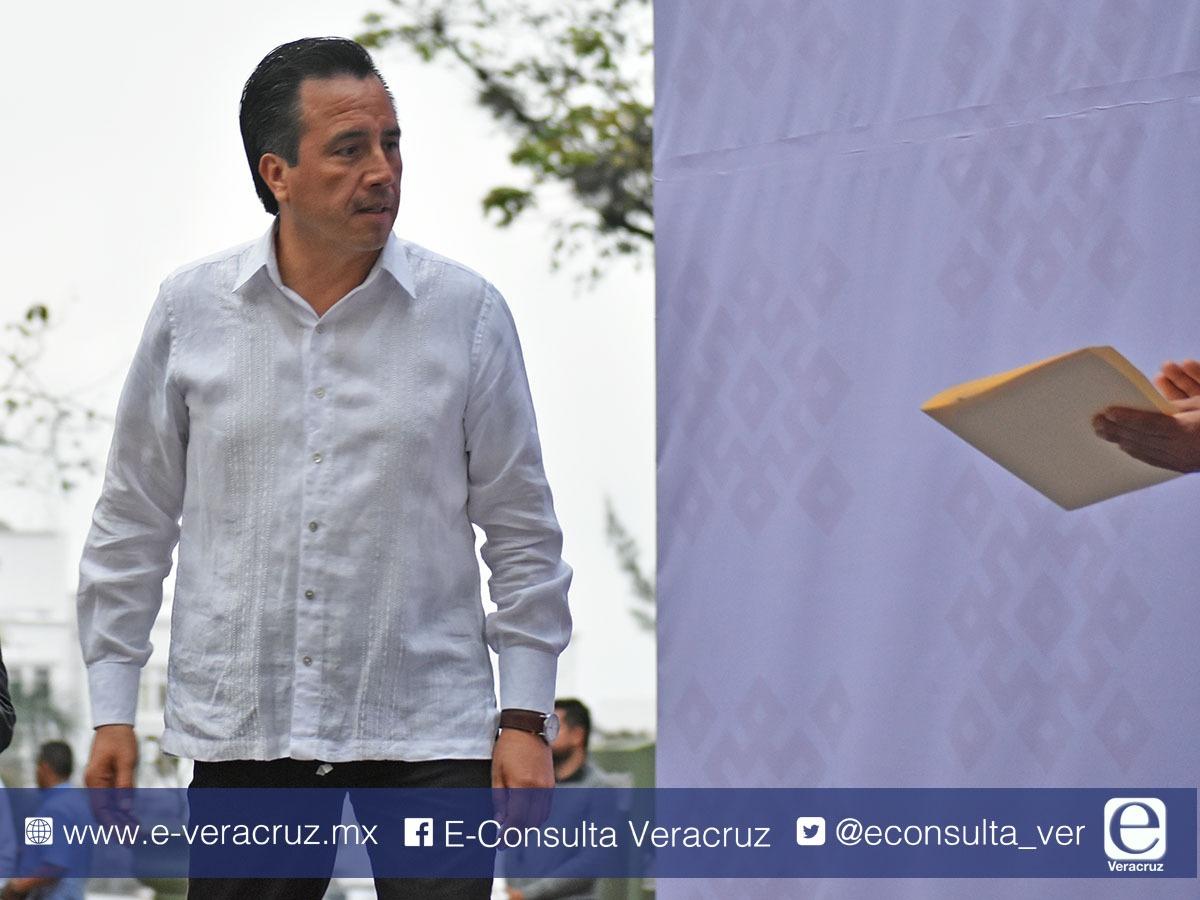 Cuitláhuac endeudó más a Veracruz y no aclara cómo pagará
